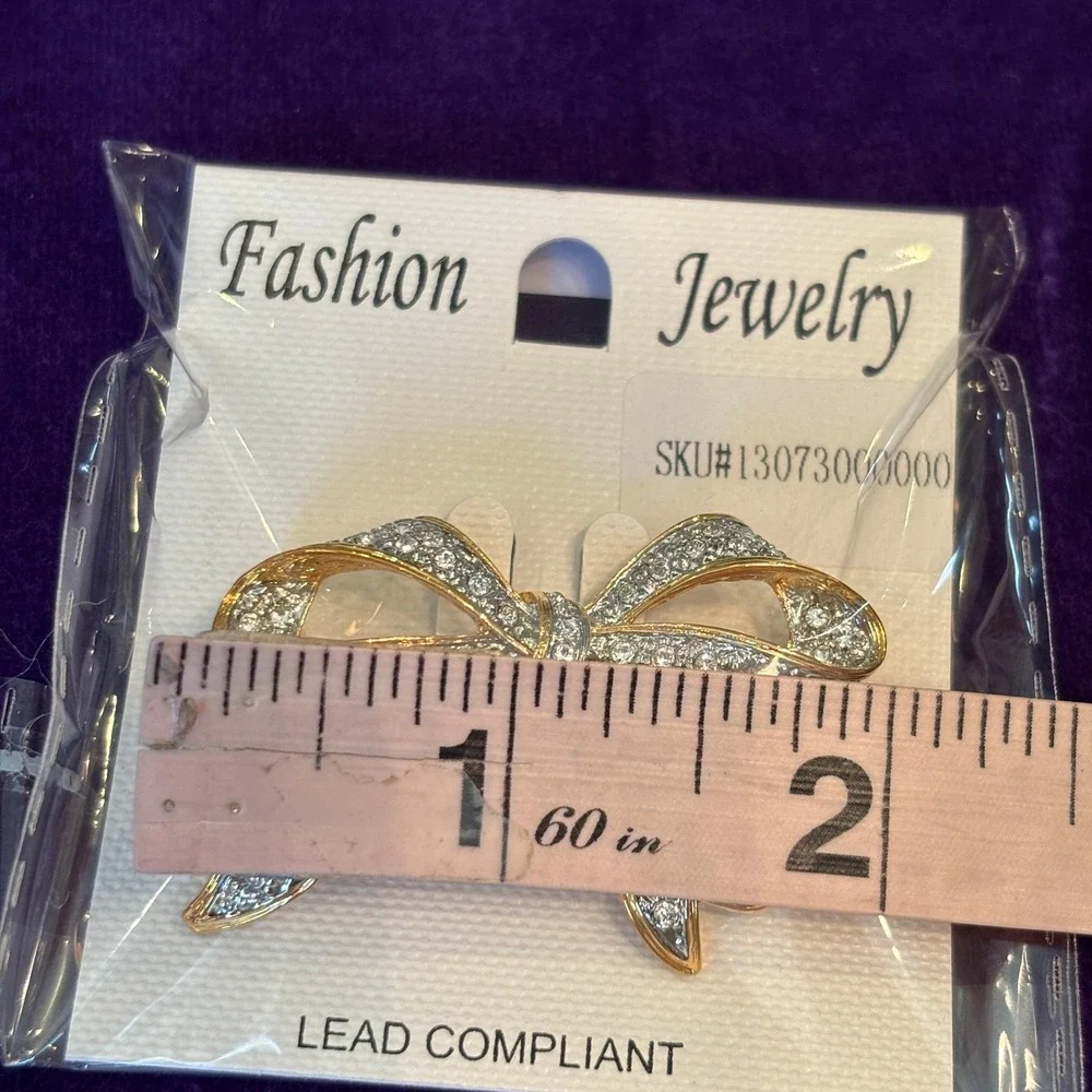 Vintage Fashion Jewelry Gold Tone Crystal Pave Bow Brooch Pin NIB